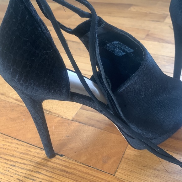 Aldo size 9 velvet 4 inch heels with platform long string straps. - Picture 4 of 8